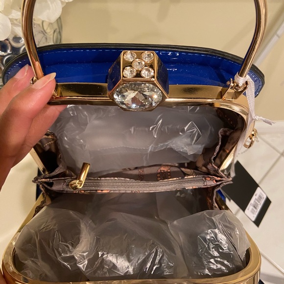 Gramercy & Grand Classy luxury Handbag - Picture 7 of 16